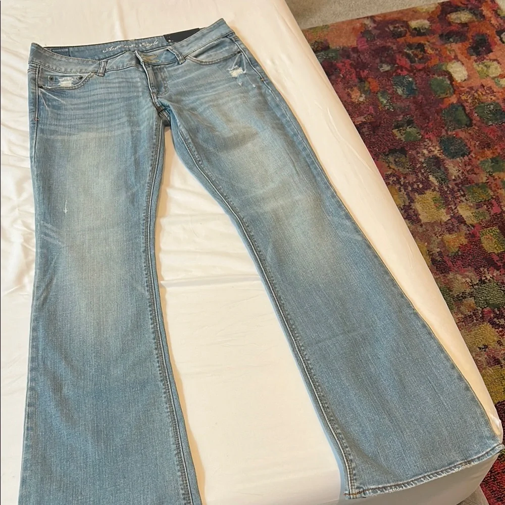 NWT American Eagle Artist Skinny Flare Leg Low Rise Jeans (Size 8 Long) - Picture 4 of 9